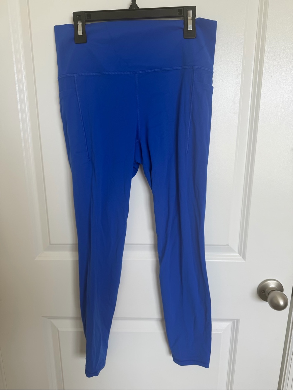 Athleta Salutation Stash Leggings Medium